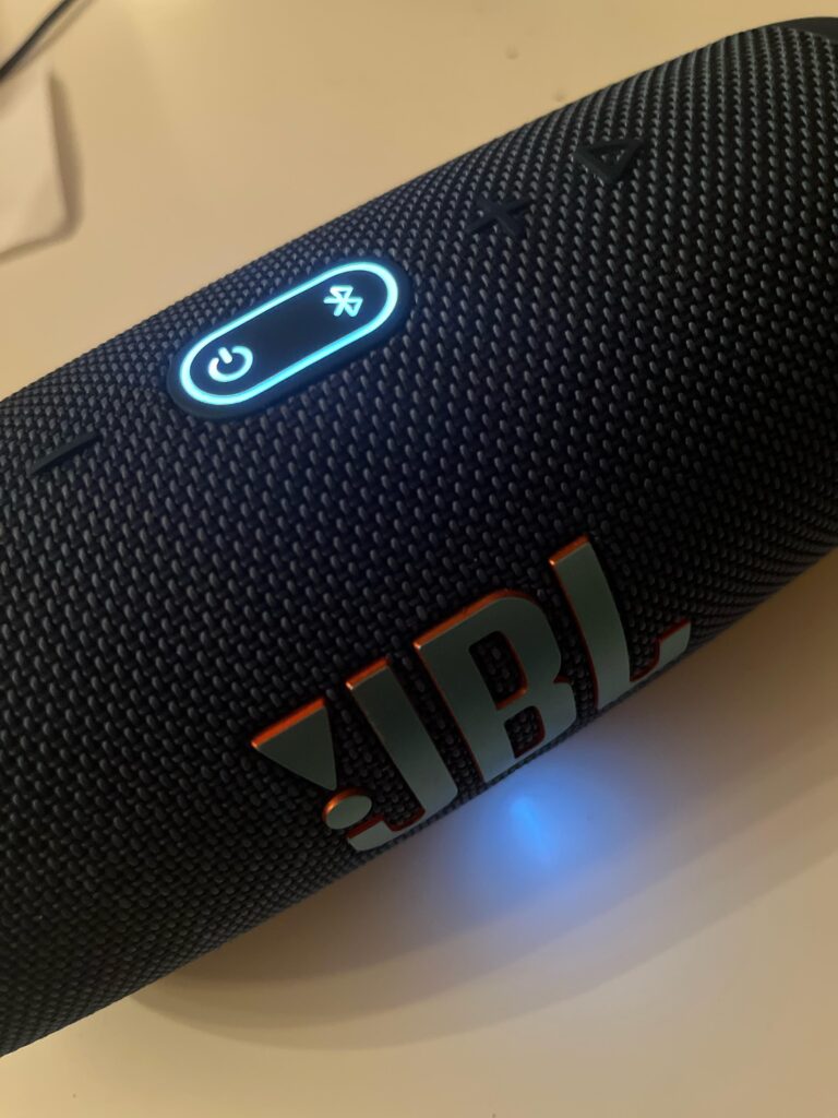 Do Jbl Speakers Turn off Automatically